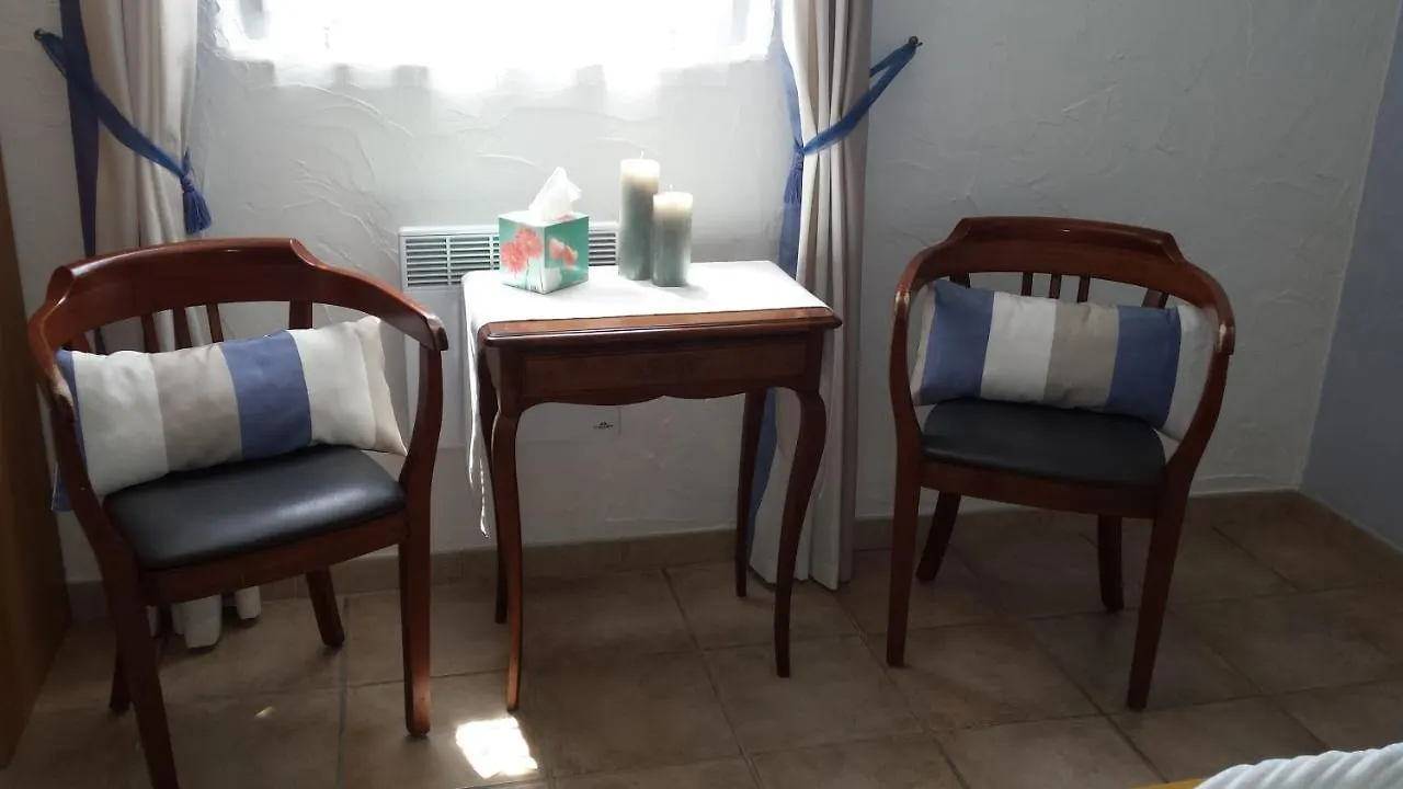 La Debottee Belge Bed & Breakfast Montesquieu  France