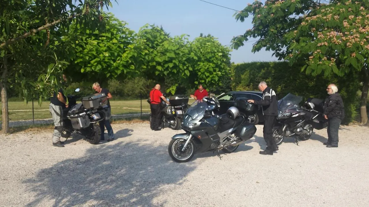 La Debottee Belge Bed & Breakfast Montesquieu